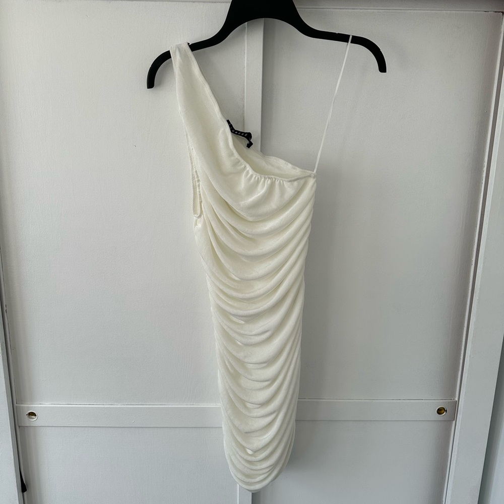 REVOLVE x Lioness “The Goddess” White Ruched One-Shoulder Mini Dress • Size XS